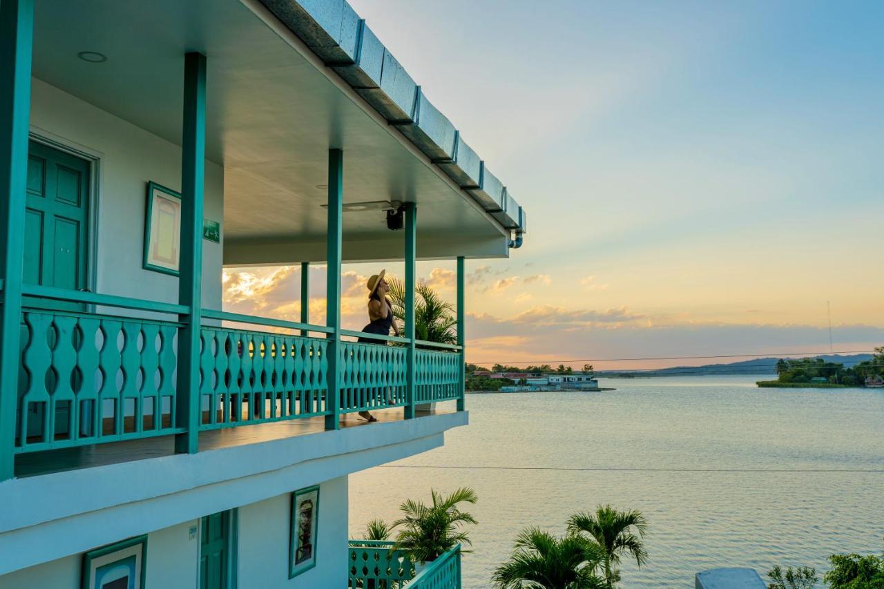 Hotel Casa Turquesa フローレス エクステリア 写真